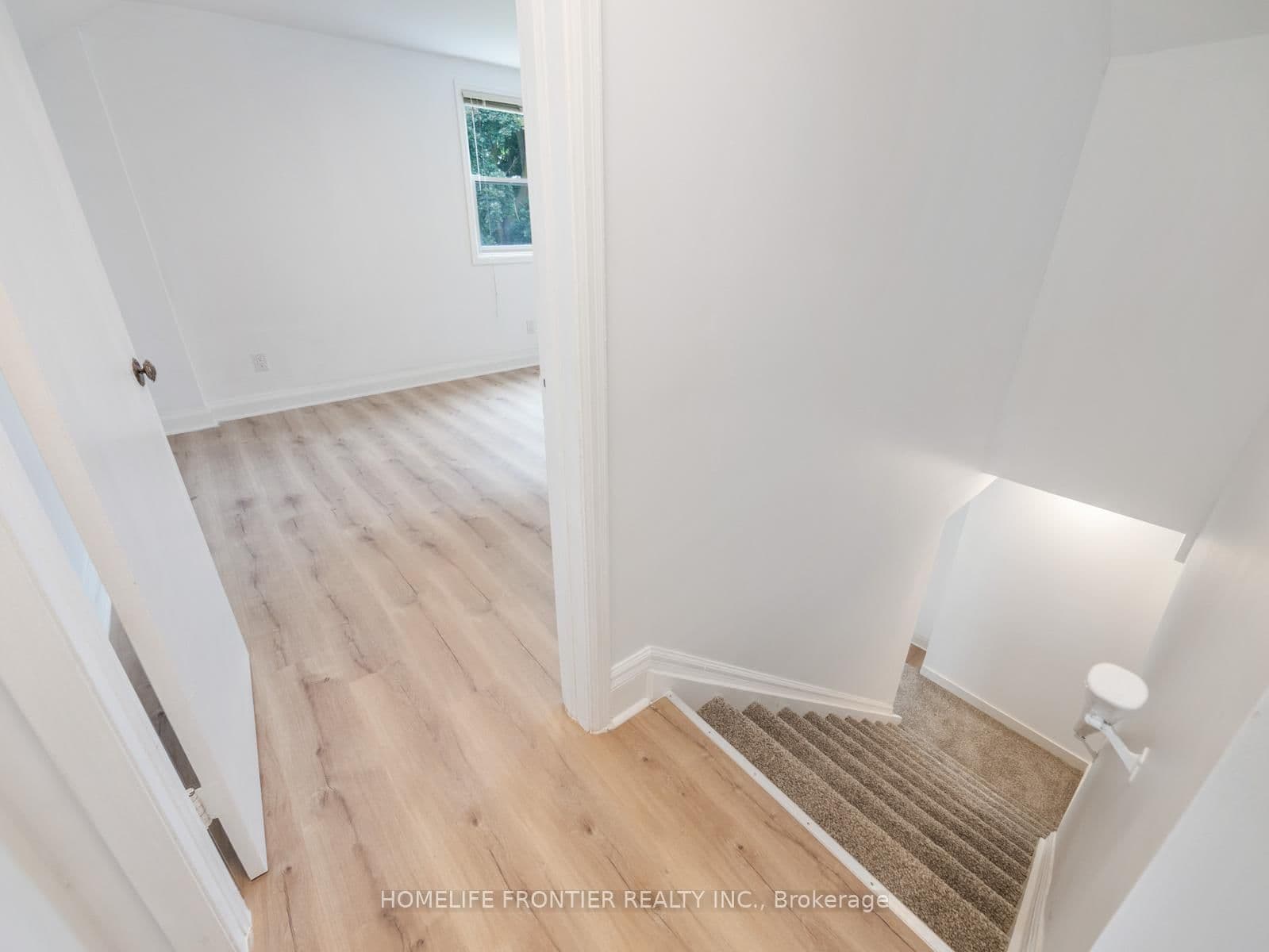 12 Gibson Avenue, Unit 2 thumbnail 14