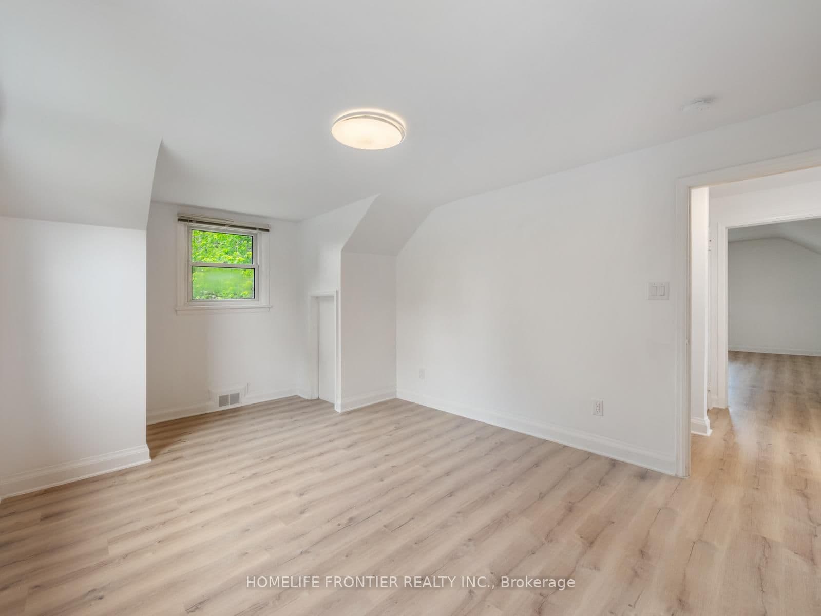 12 Gibson Avenue, Unit 2 thumbnail 16