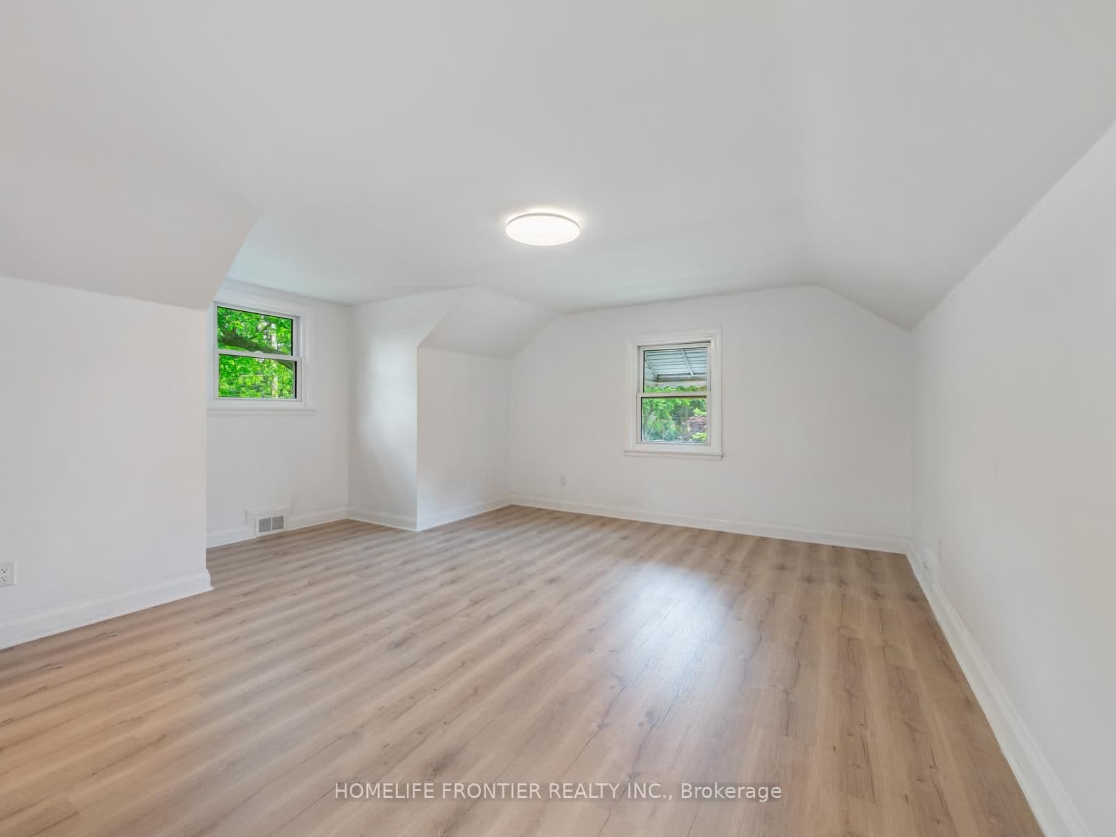 12 Gibson Avenue, Unit 2 thumbnail 19