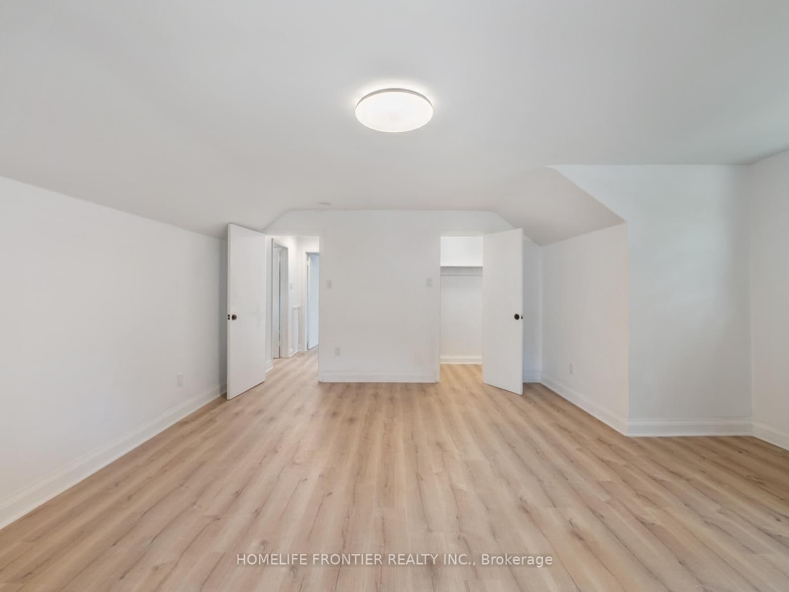 12 Gibson Avenue, Unit 2 thumbnail 20