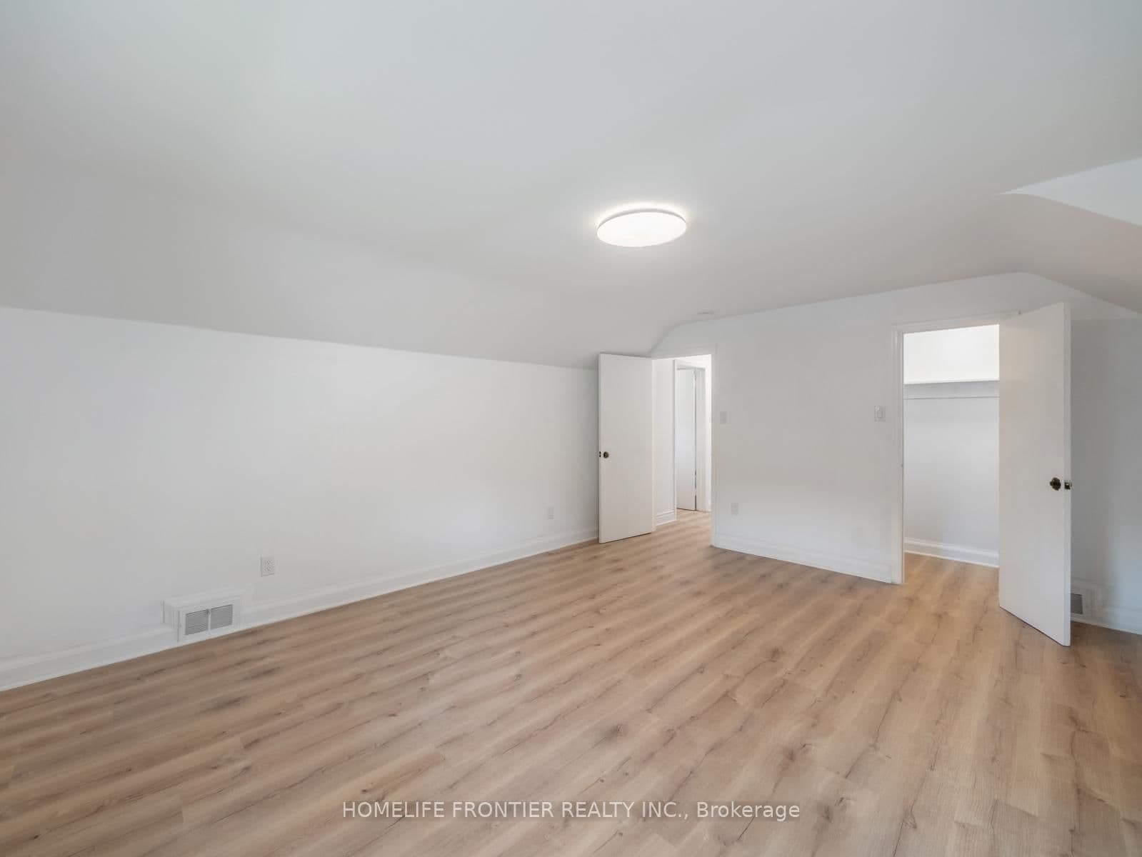 12 Gibson Avenue, Unit 2 thumbnail 21