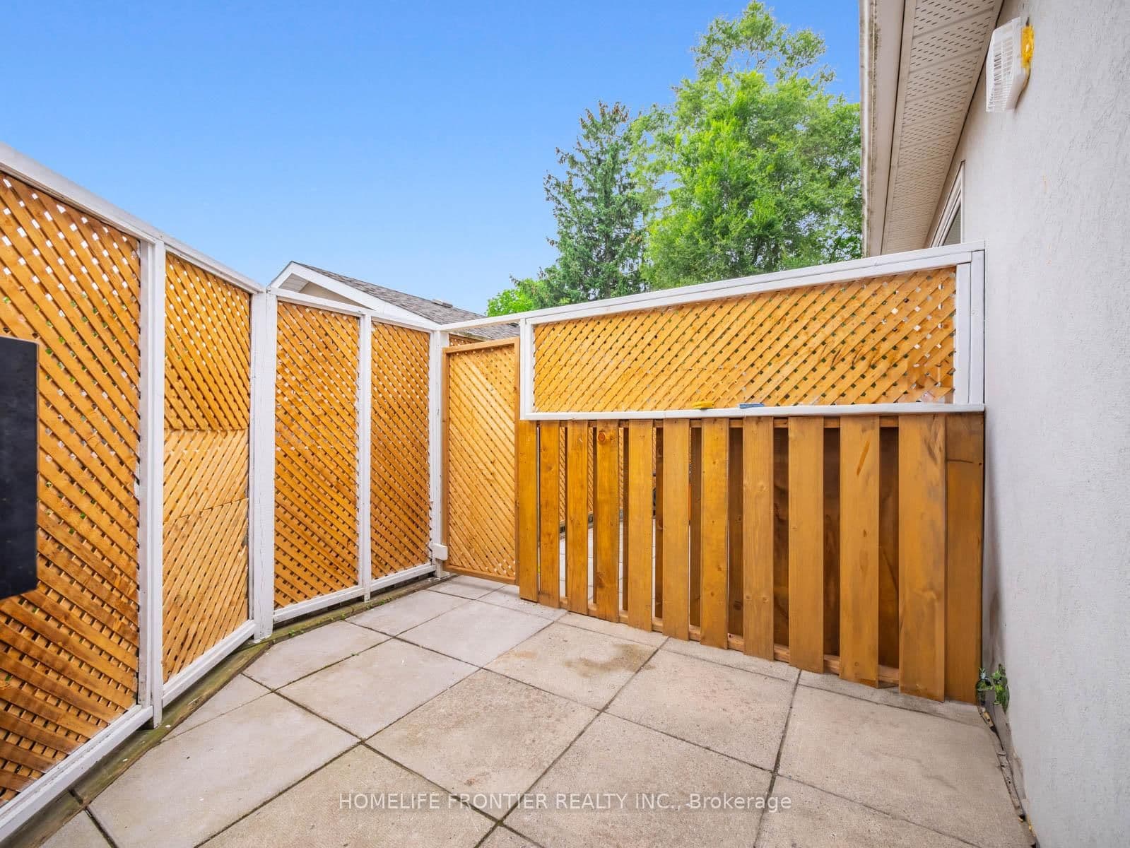 12 Gibson Avenue, Unit 2 thumbnail 9