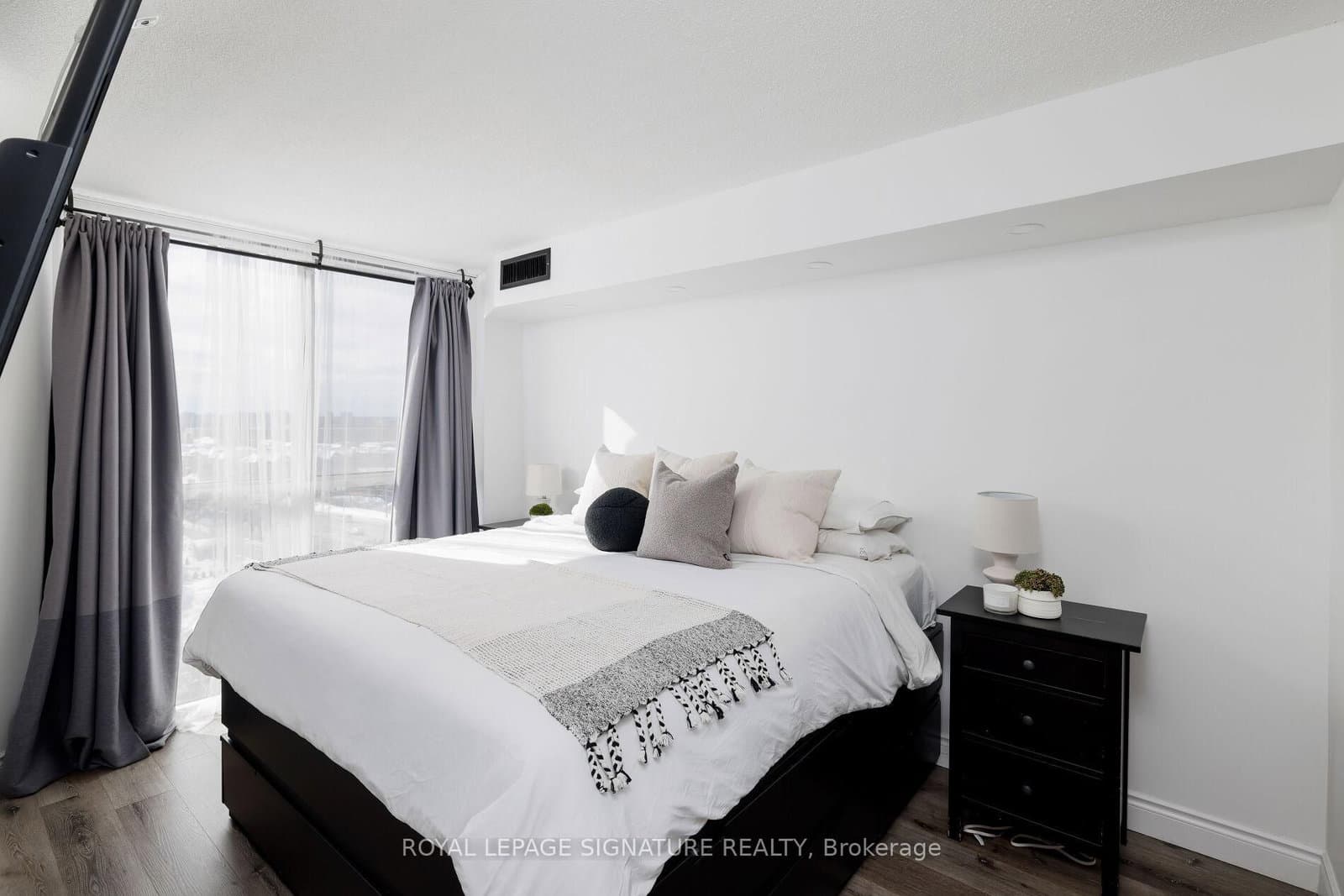 880 Dundas Street W, Unit 909 thumbnail 10