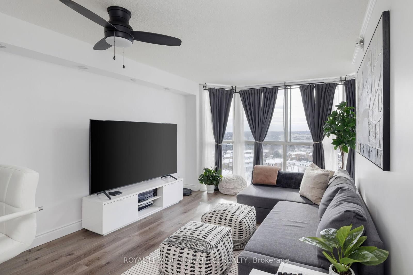 880 Dundas Street W, Unit 909 thumbnail 2