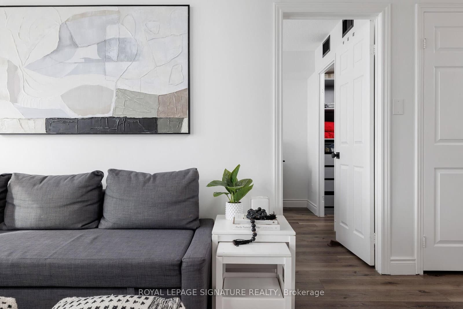 880 Dundas Street W, Unit 909 thumbnail 4