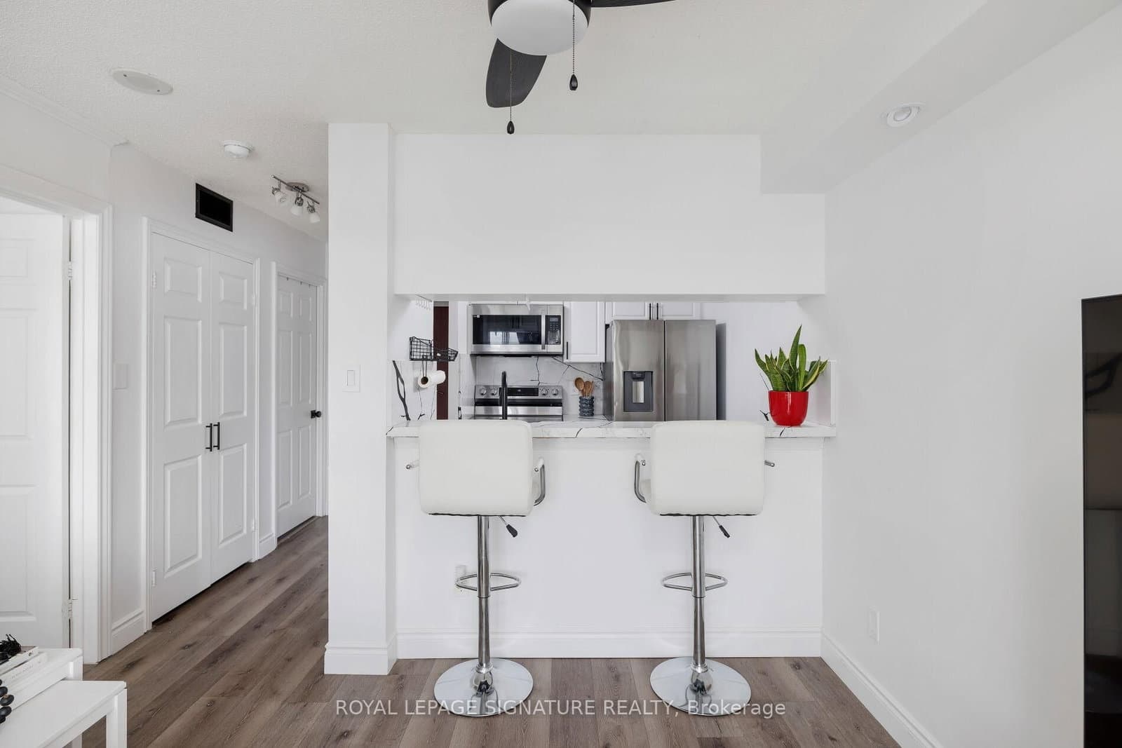 880 Dundas Street W, Unit 909 thumbnail 7