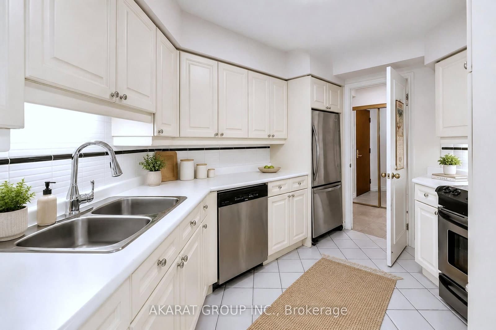 1 Palace Pier Court, Unit 602 thumbnail 10