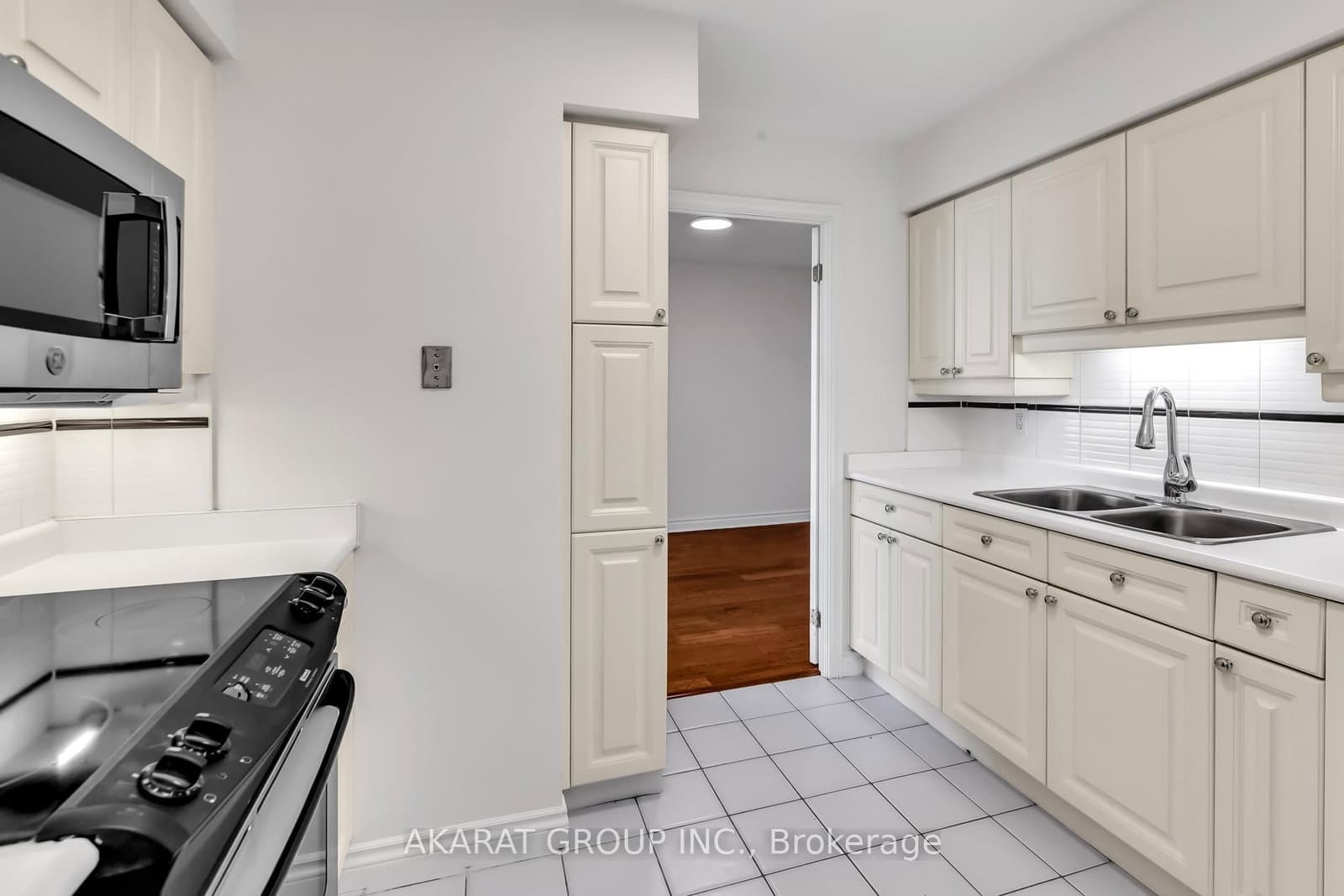 1 Palace Pier Court, Unit 602 thumbnail 11
