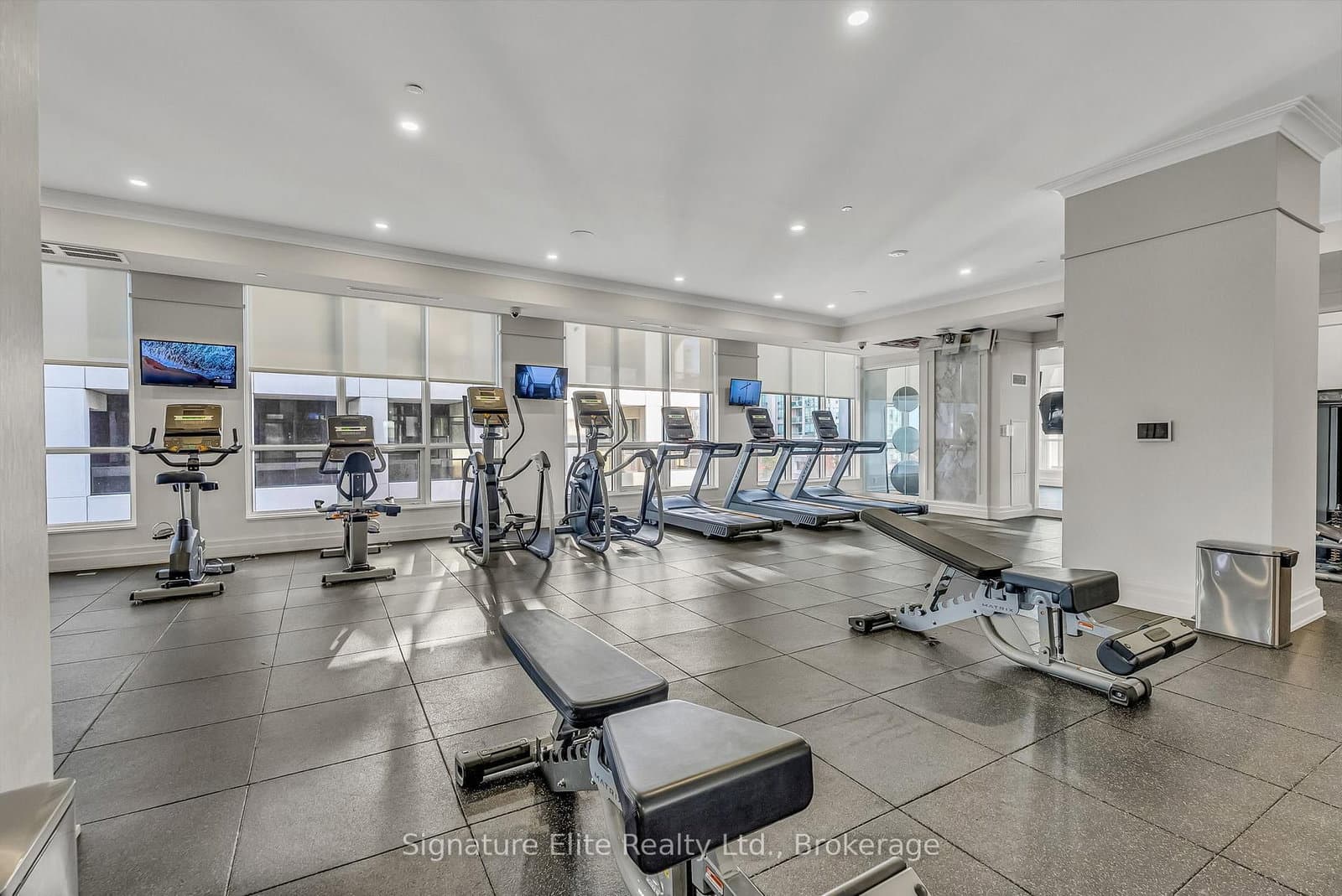 36 Elm Drive, Unit 3402 thumbnail 19