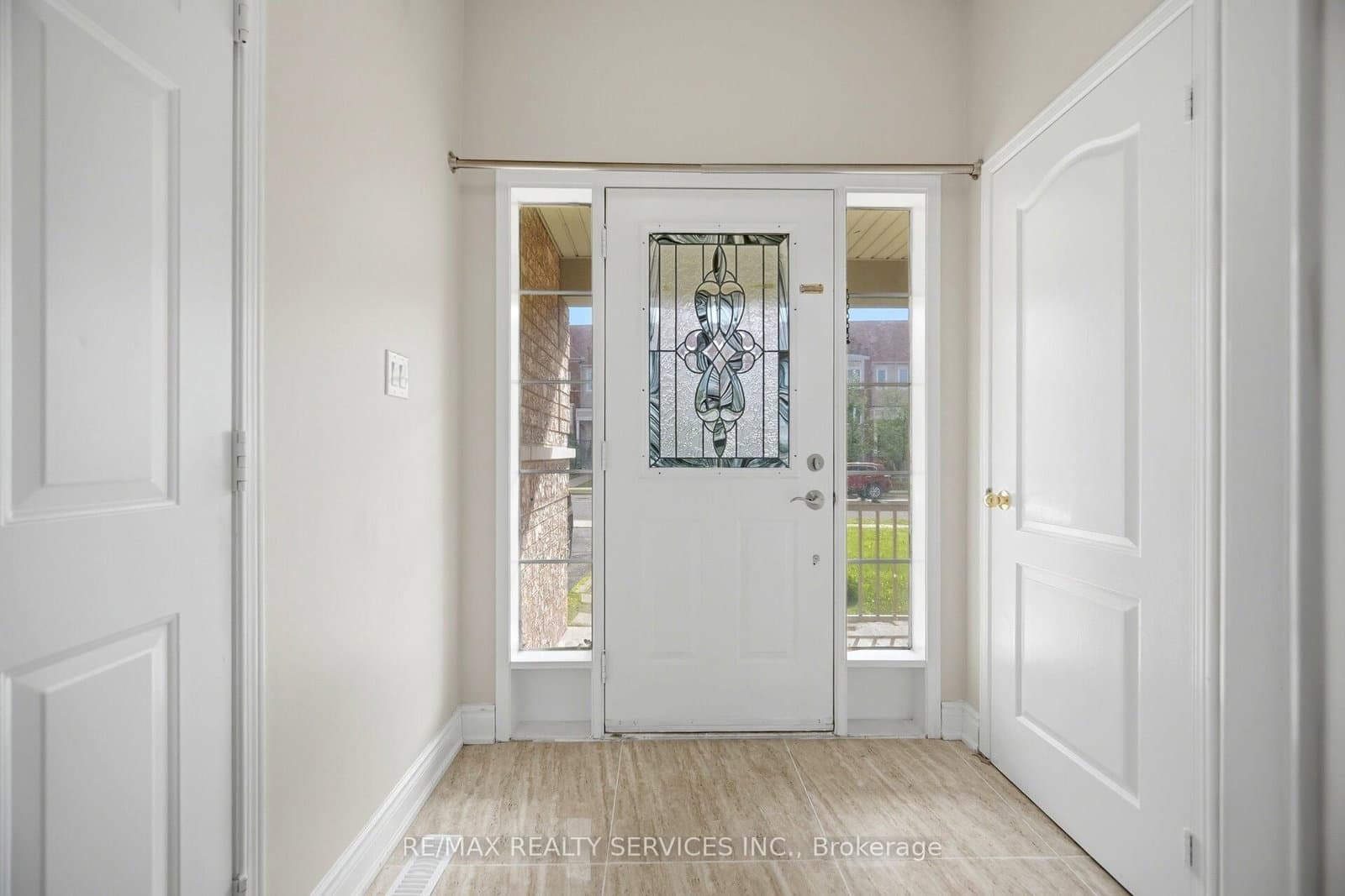 249 Sunny Meadow Boulevard thumbnail 7