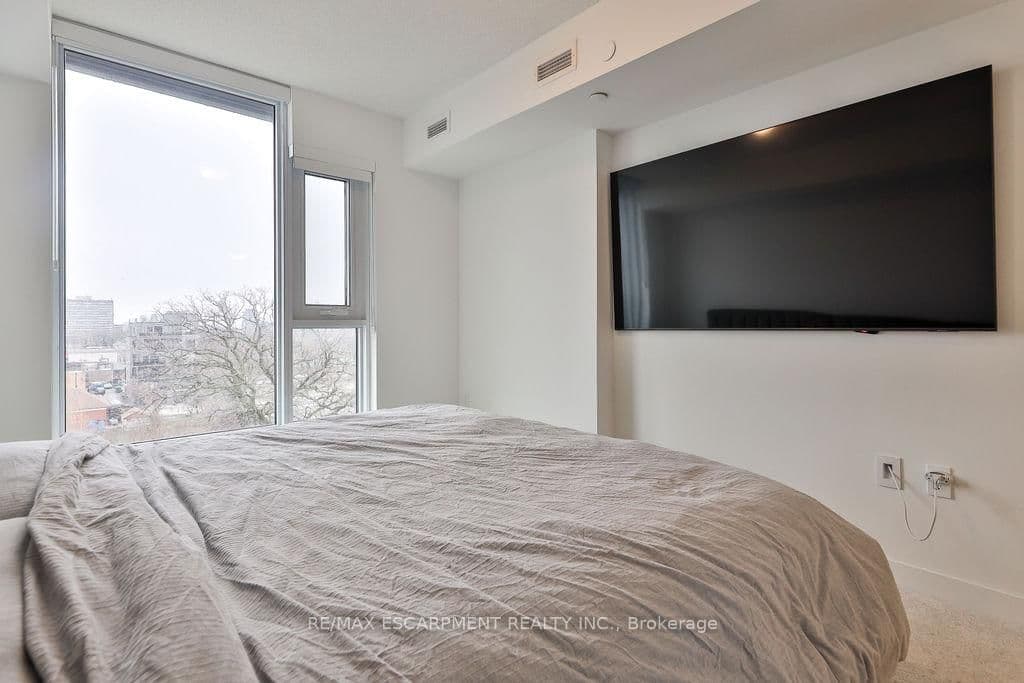 556 Marlee Avenue, Unit 606 thumbnail 28