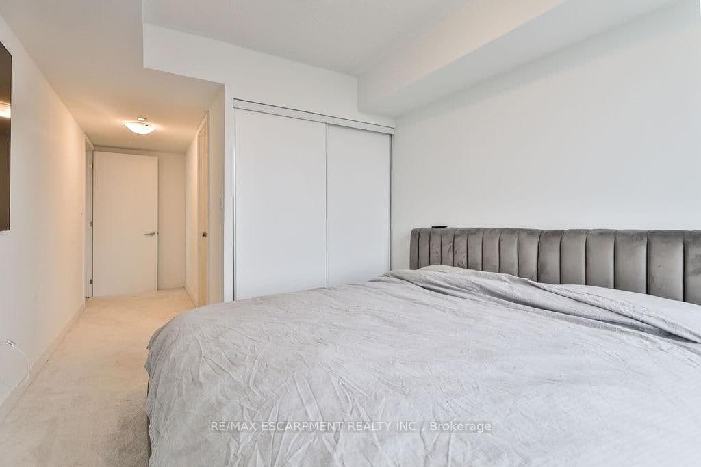 556 Marlee Avenue, Unit 606 thumbnail 29