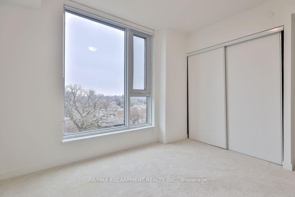 556 Marlee Avenue, Unit 606 thumbnail 37