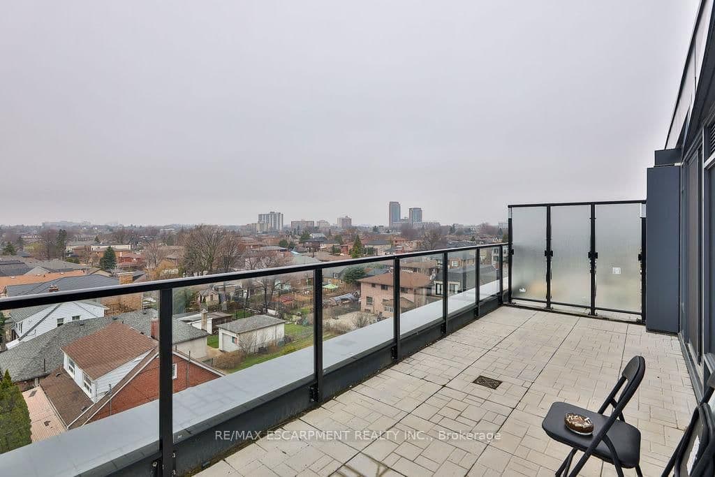 556 Marlee Avenue, Unit 606 thumbnail 41