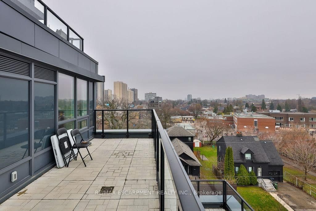 556 Marlee Avenue, Unit 606 thumbnail 42