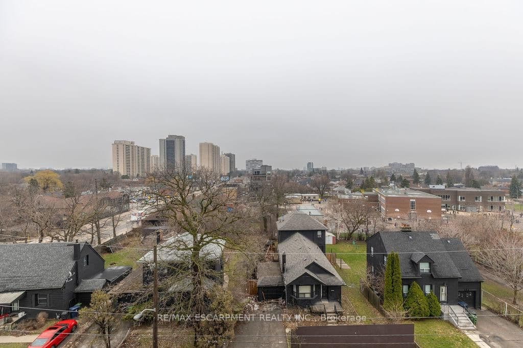 556 Marlee Avenue, Unit 606 thumbnail 44
