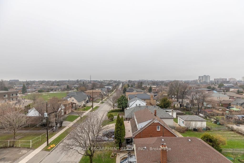 556 Marlee Avenue, Unit 606 thumbnail 46