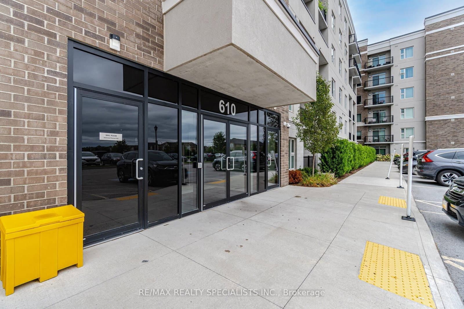 610 Farmstead Drive, Unit 315 thumbnail 2