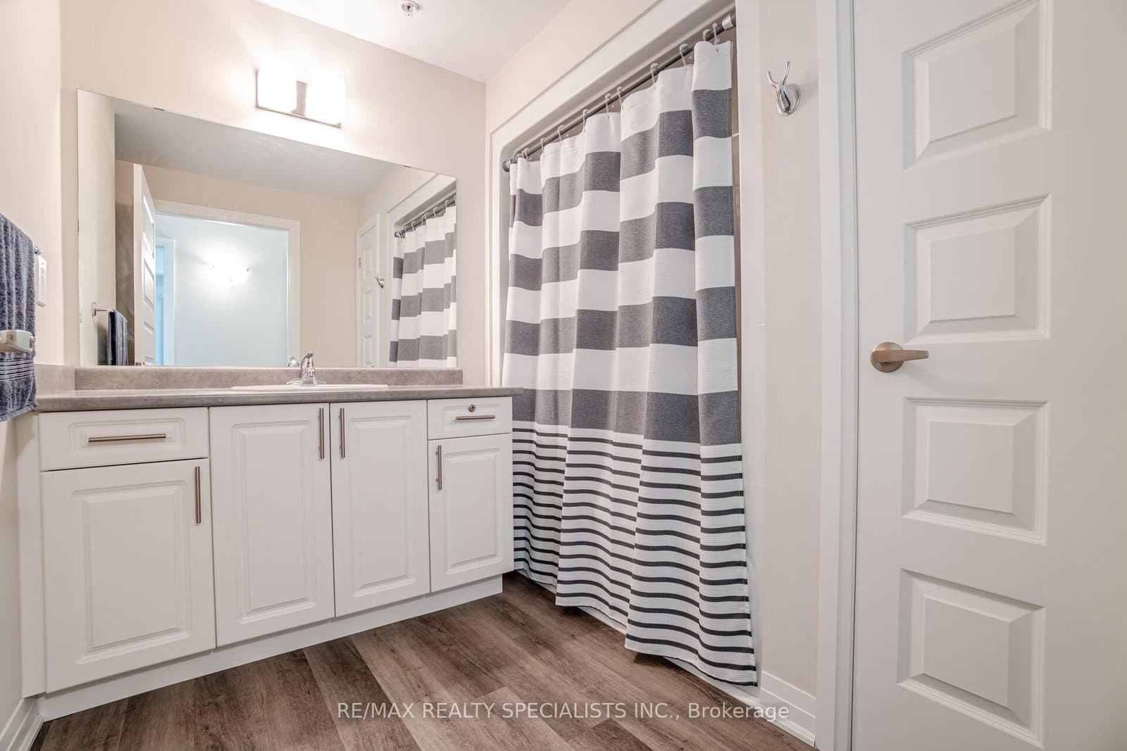 610 Farmstead Drive, Unit 315 thumbnail 20