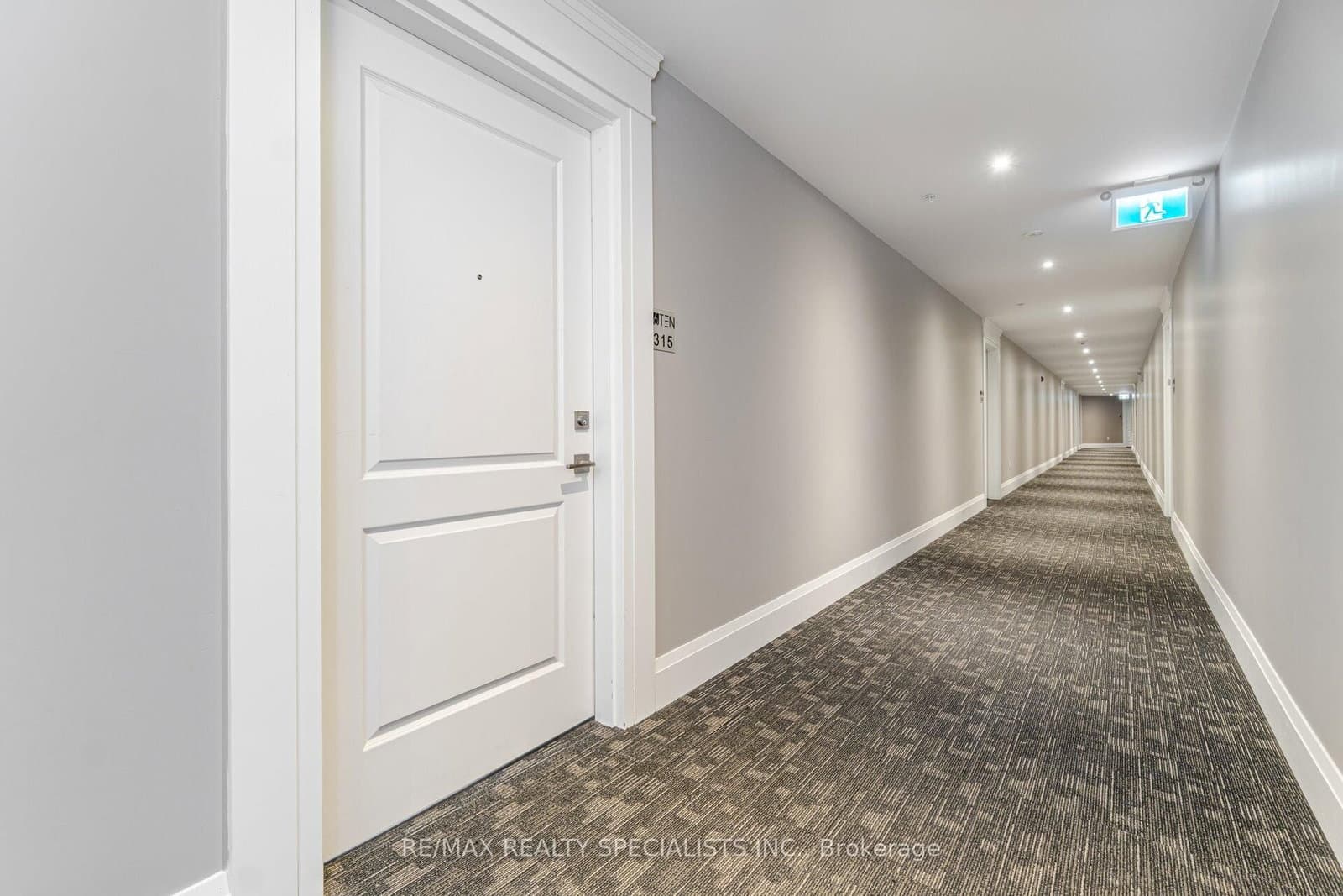 610 Farmstead Drive, Unit 315 thumbnail 4