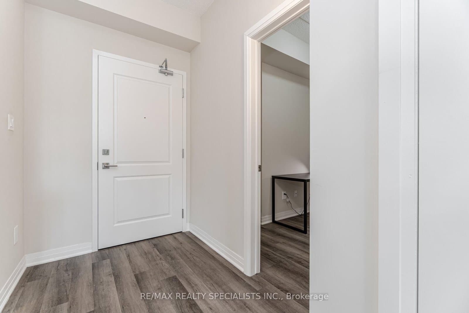 610 Farmstead Drive, Unit 315 thumbnail 5