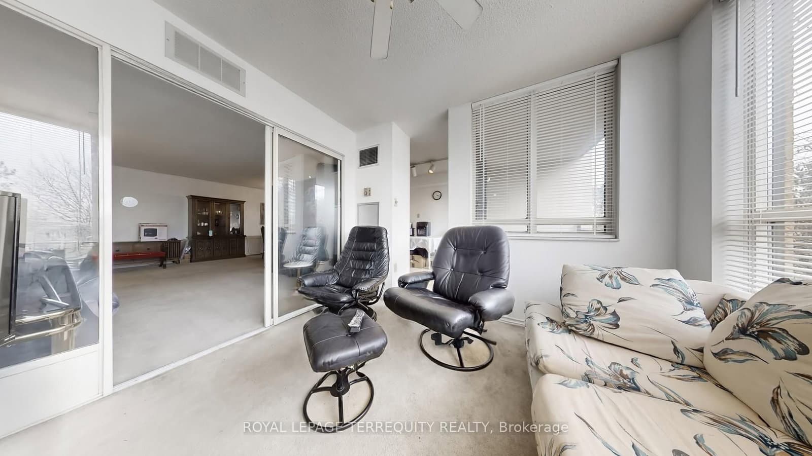 20 Cherrytree Drive, Unit 211 thumbnail 12