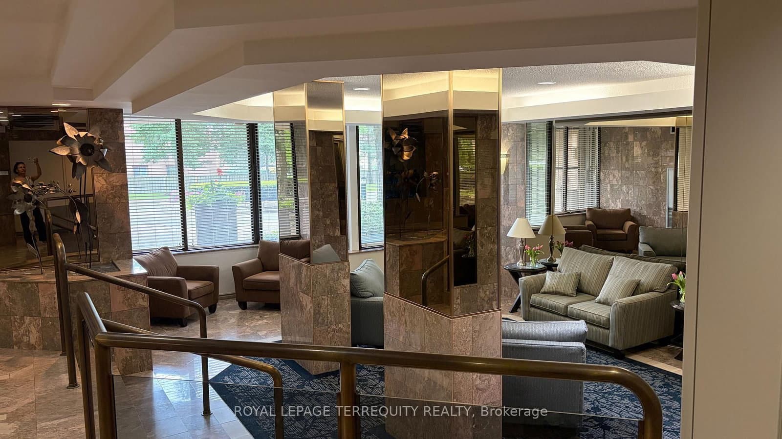 20 Cherrytree Drive, Unit 211 thumbnail 19