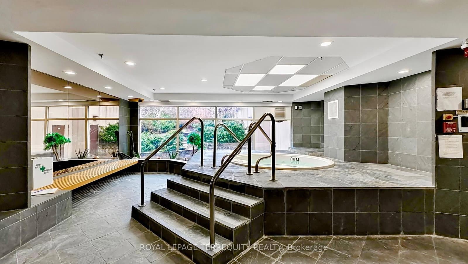 20 Cherrytree Drive, Unit 211 thumbnail 6