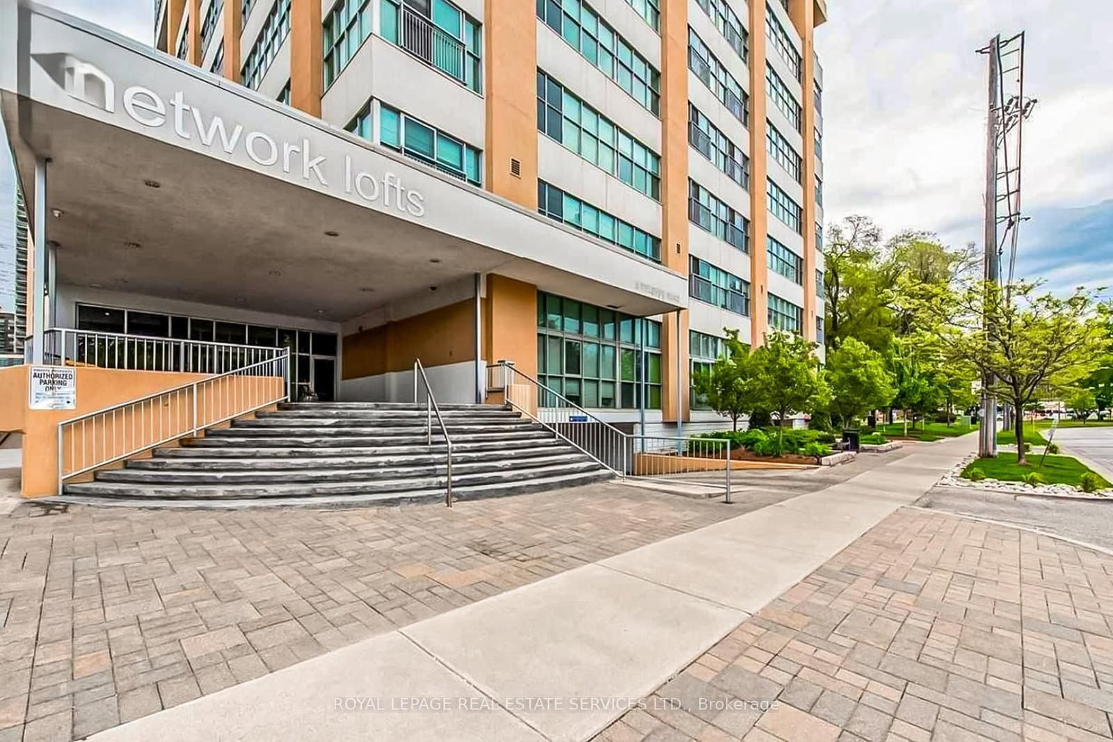 2 Fieldway Road, Unit 206 thumbnail 3