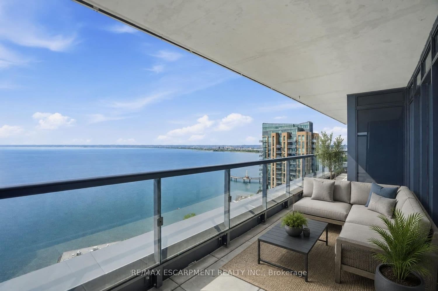 #2104 - 370 MARTHA Street