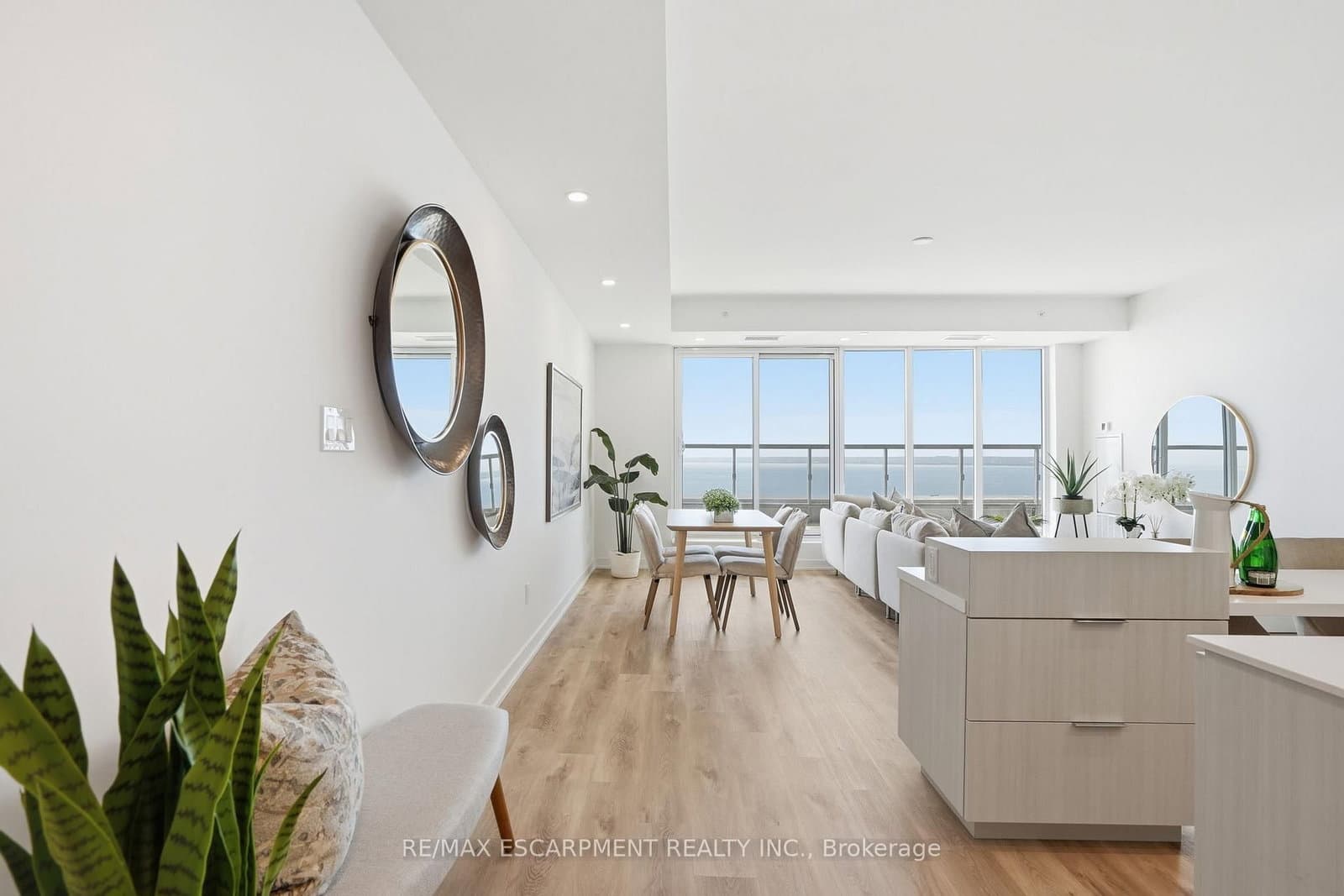 370 MARTHA Street, Unit 2104 thumbnail 3
