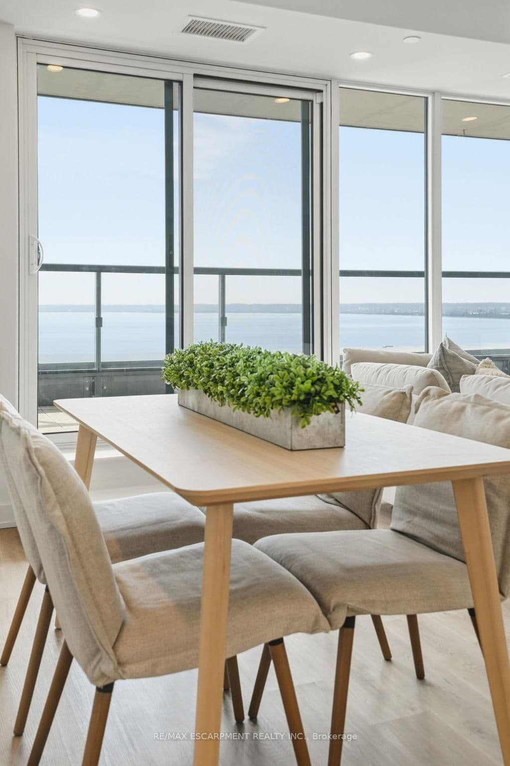 370 MARTHA Street, Unit 2104 thumbnail 9