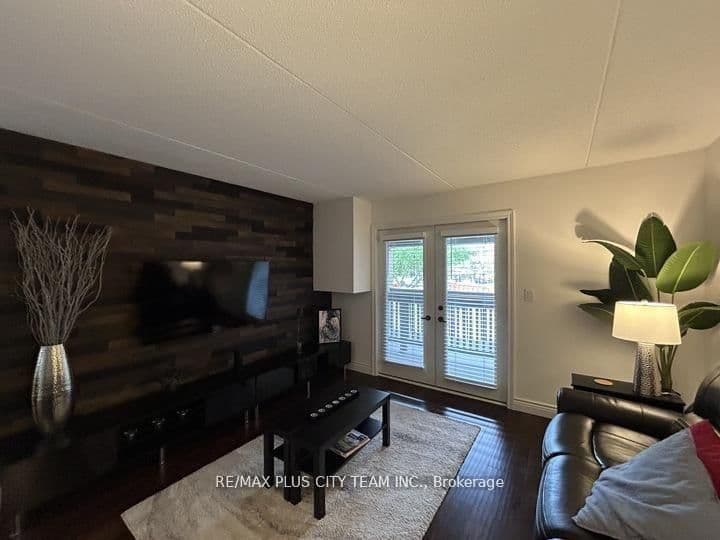 2030 Cleaver Avenue, Unit 220 thumbnail 2