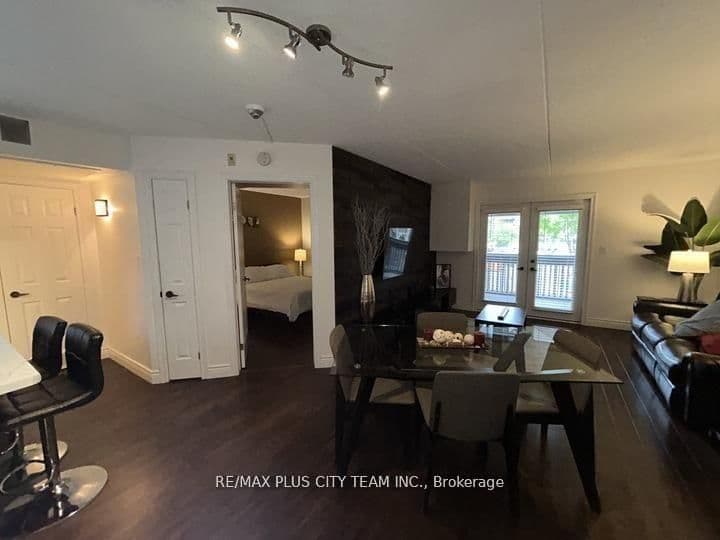 2030 Cleaver Avenue, Unit 220 thumbnail 5