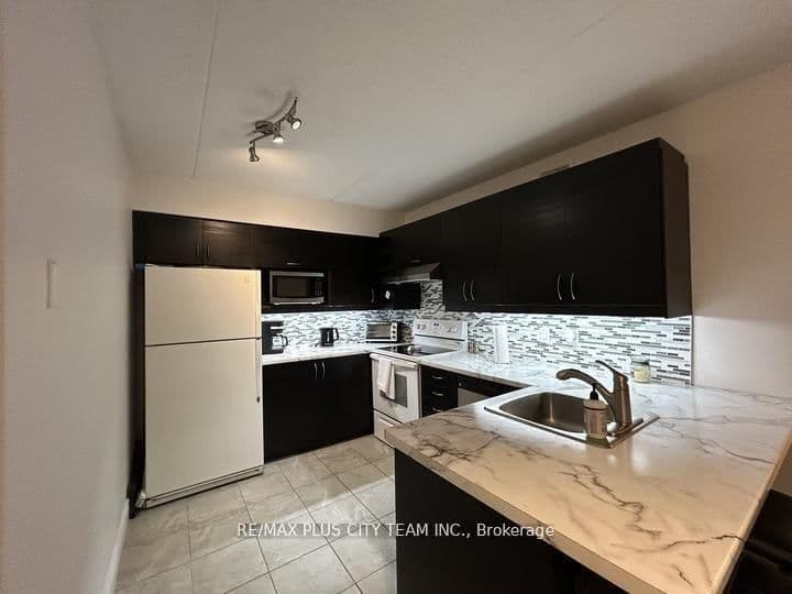 2030 Cleaver Avenue, Unit 220 thumbnail 7