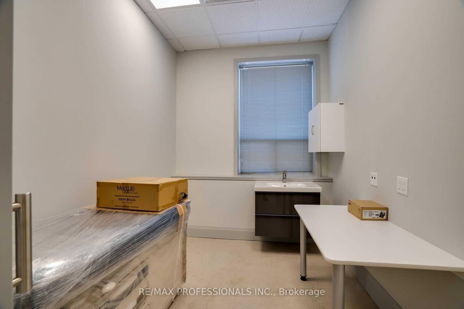 523 The Queensway Way, Unit 107 thumbnail 16