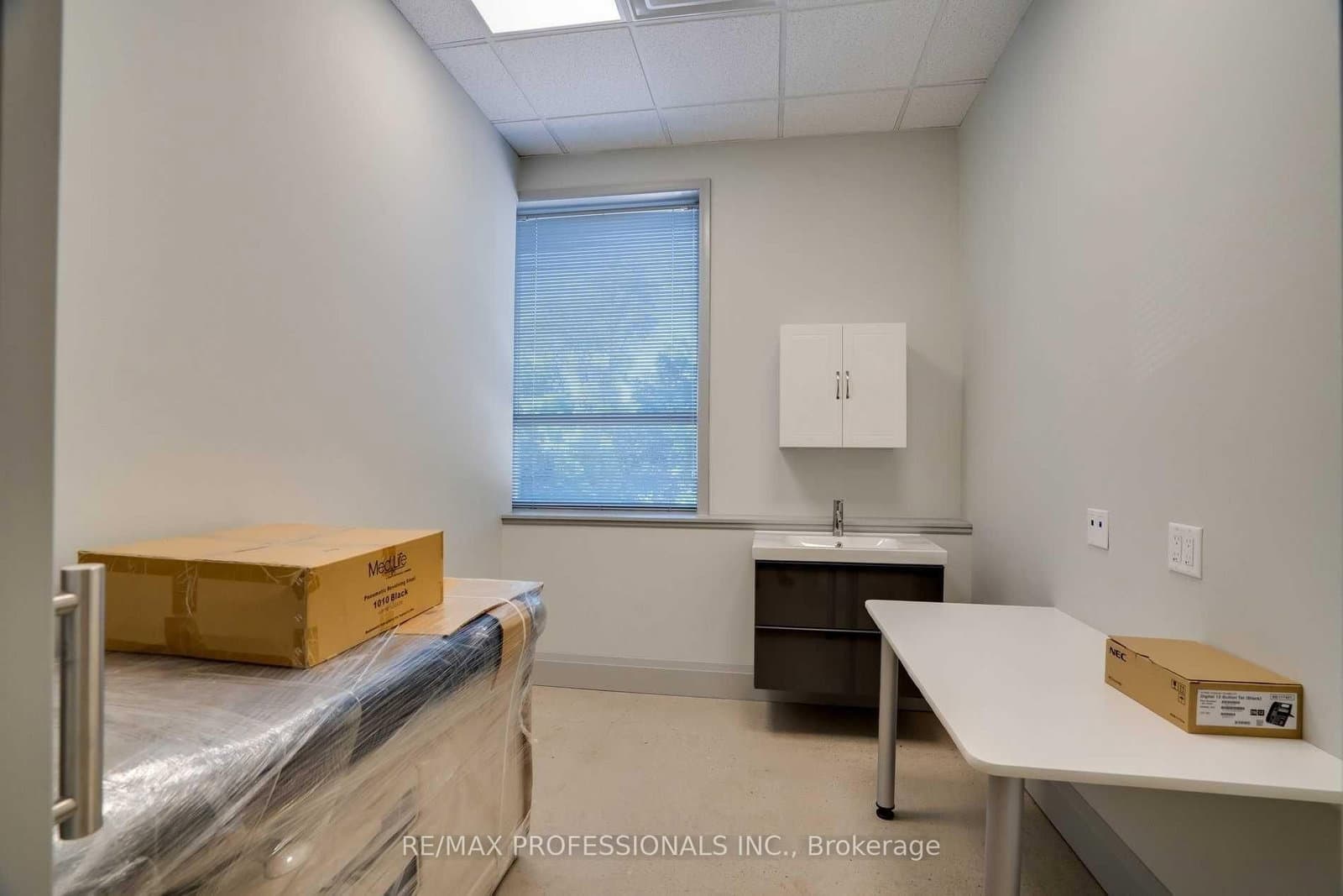 523 The Queensway Way, Unit 107 thumbnail 17