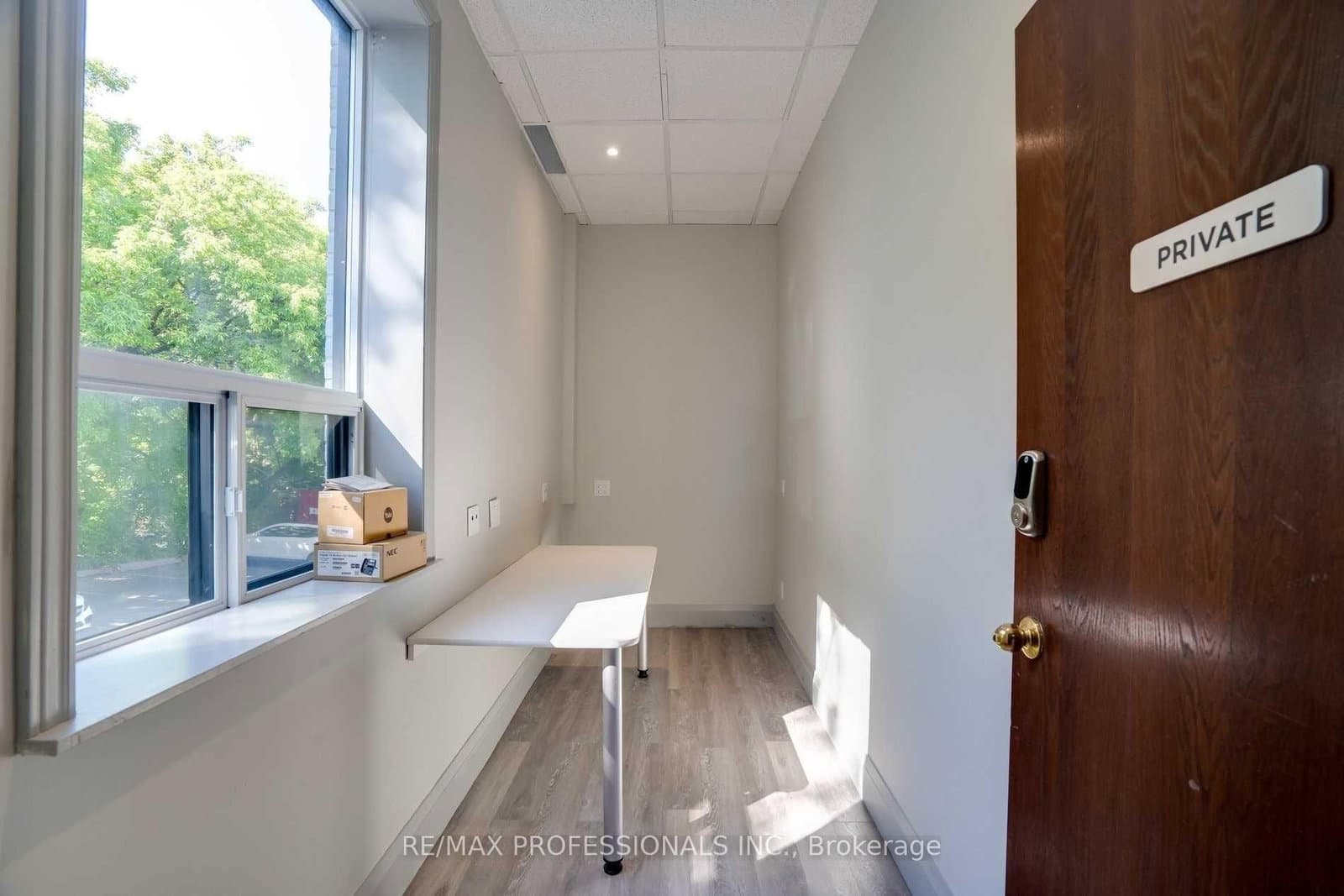 523 The Queensway Way, Unit 107 thumbnail 20