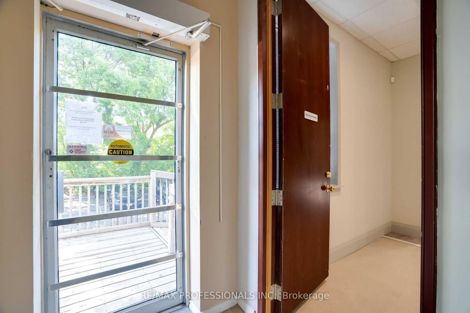 523 The Queensway Way, Unit 107 thumbnail 23