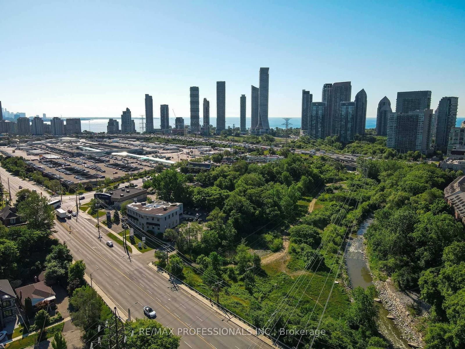 523 The Queensway Way, Unit 107 thumbnail 33