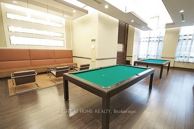 330 Burnhamthorpe Road W, Unit 1409 thumbnail 19