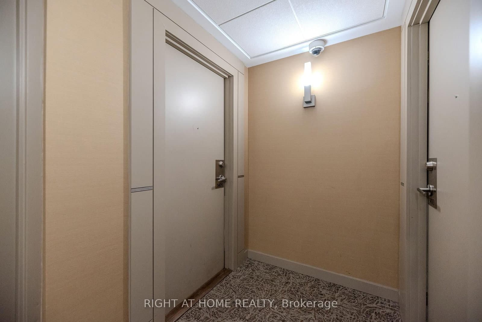 330 Burnhamthorpe Road W, Unit 1409 thumbnail 3