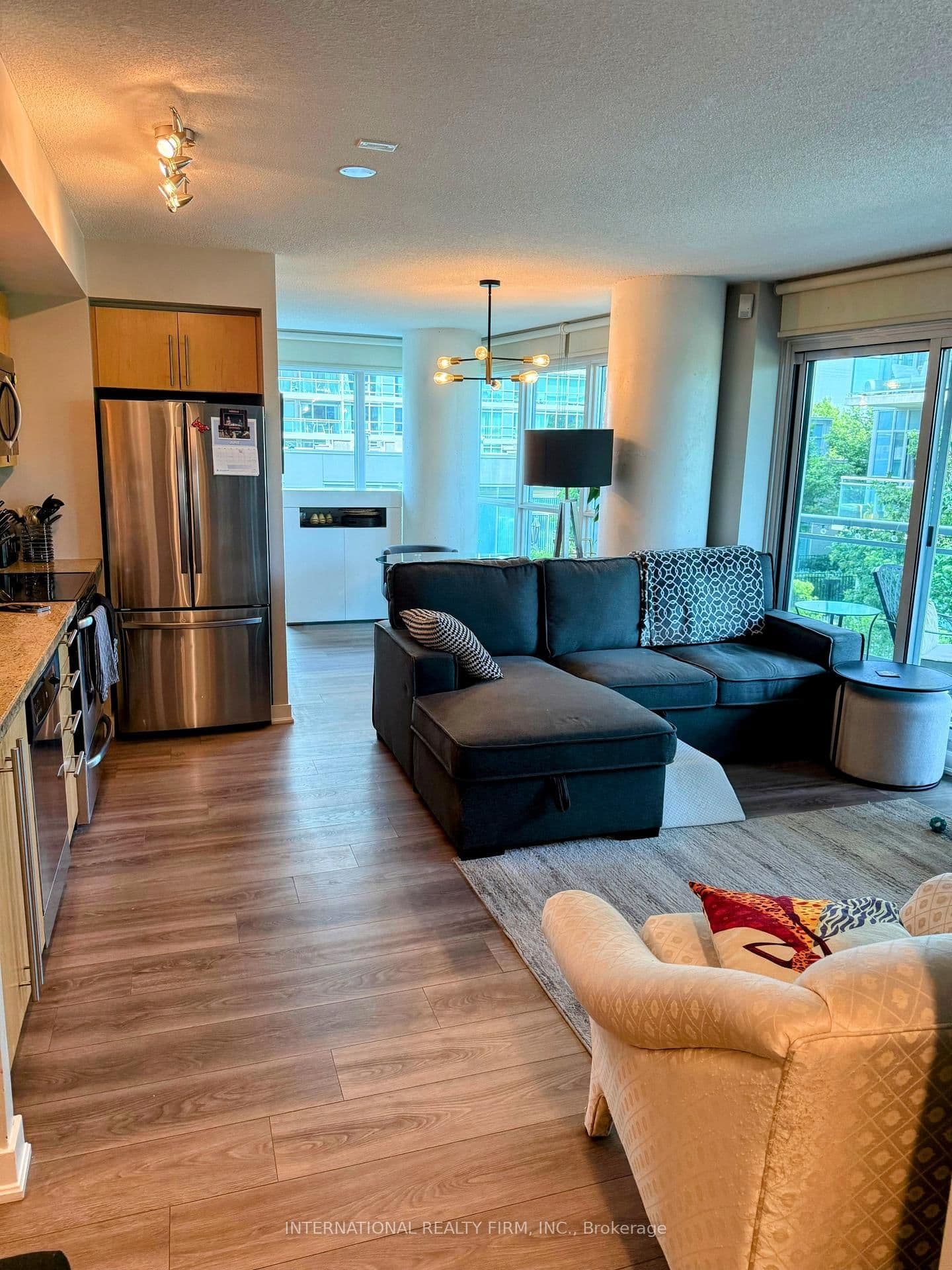#513 - 155 Legion Road N