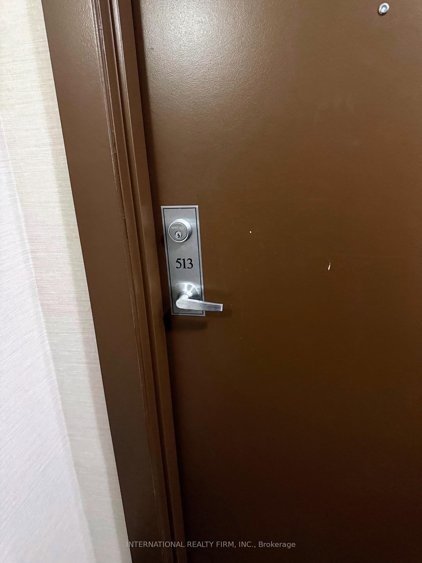 155 Legion Road N, Unit 513 thumbnail 3