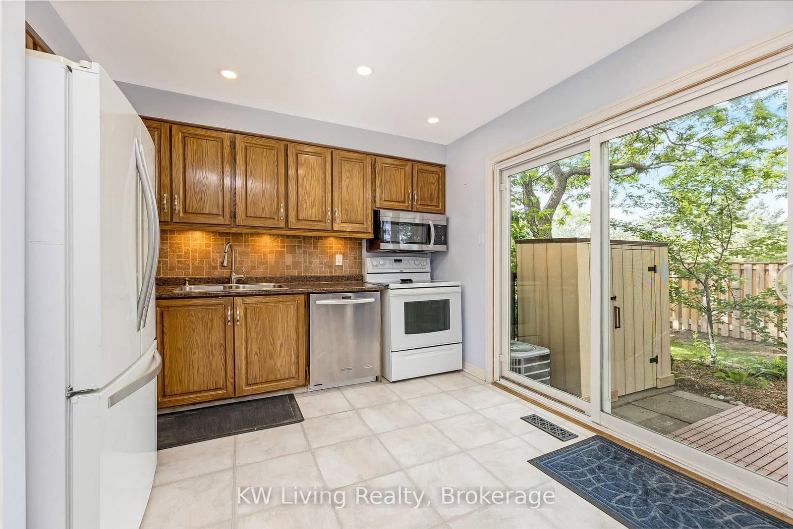 6679 Shelter Bay Road, Unit 11 thumbnail 9