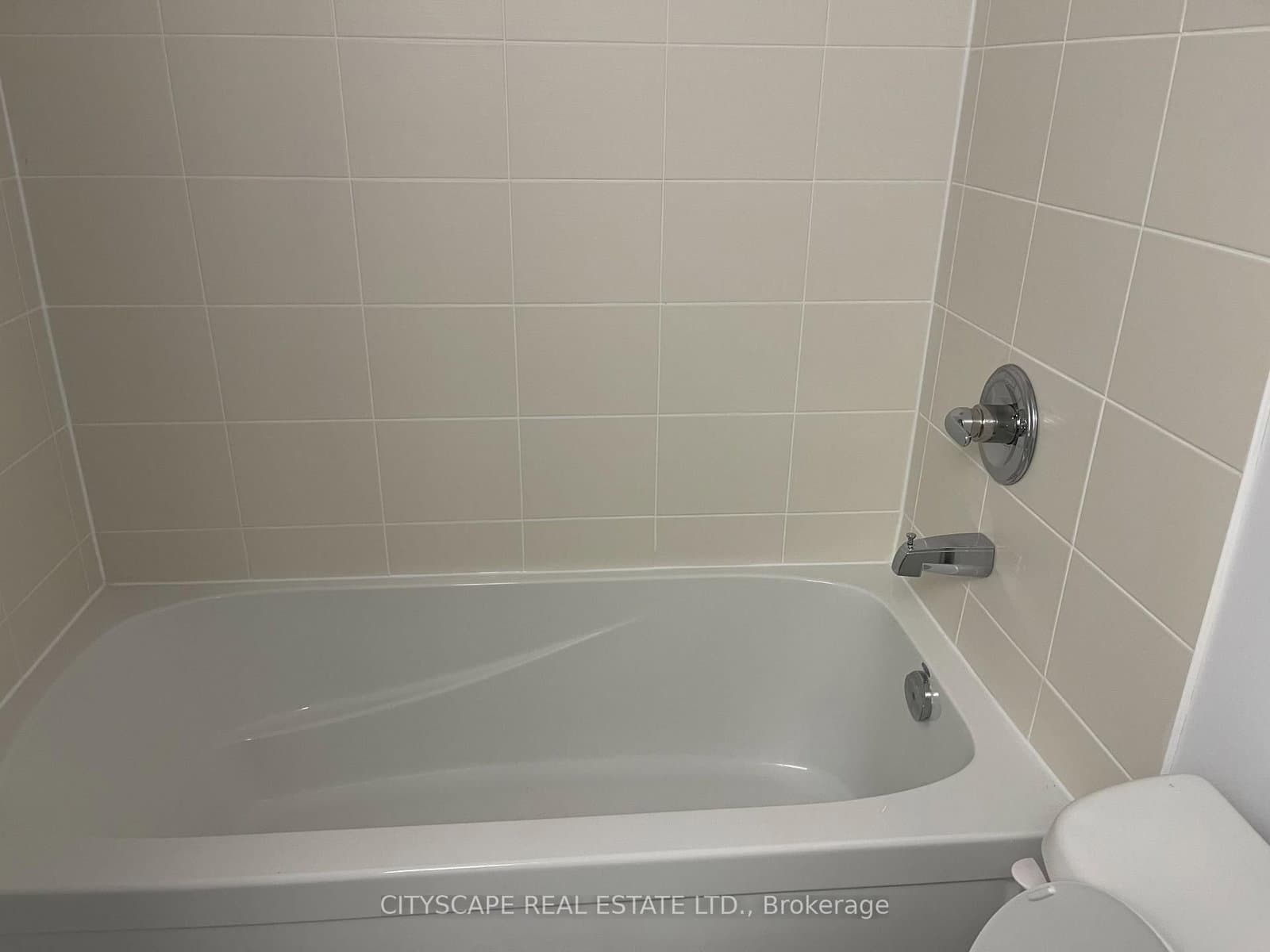 2433 S Dufferin Street S, Unit 507 thumbnail 25