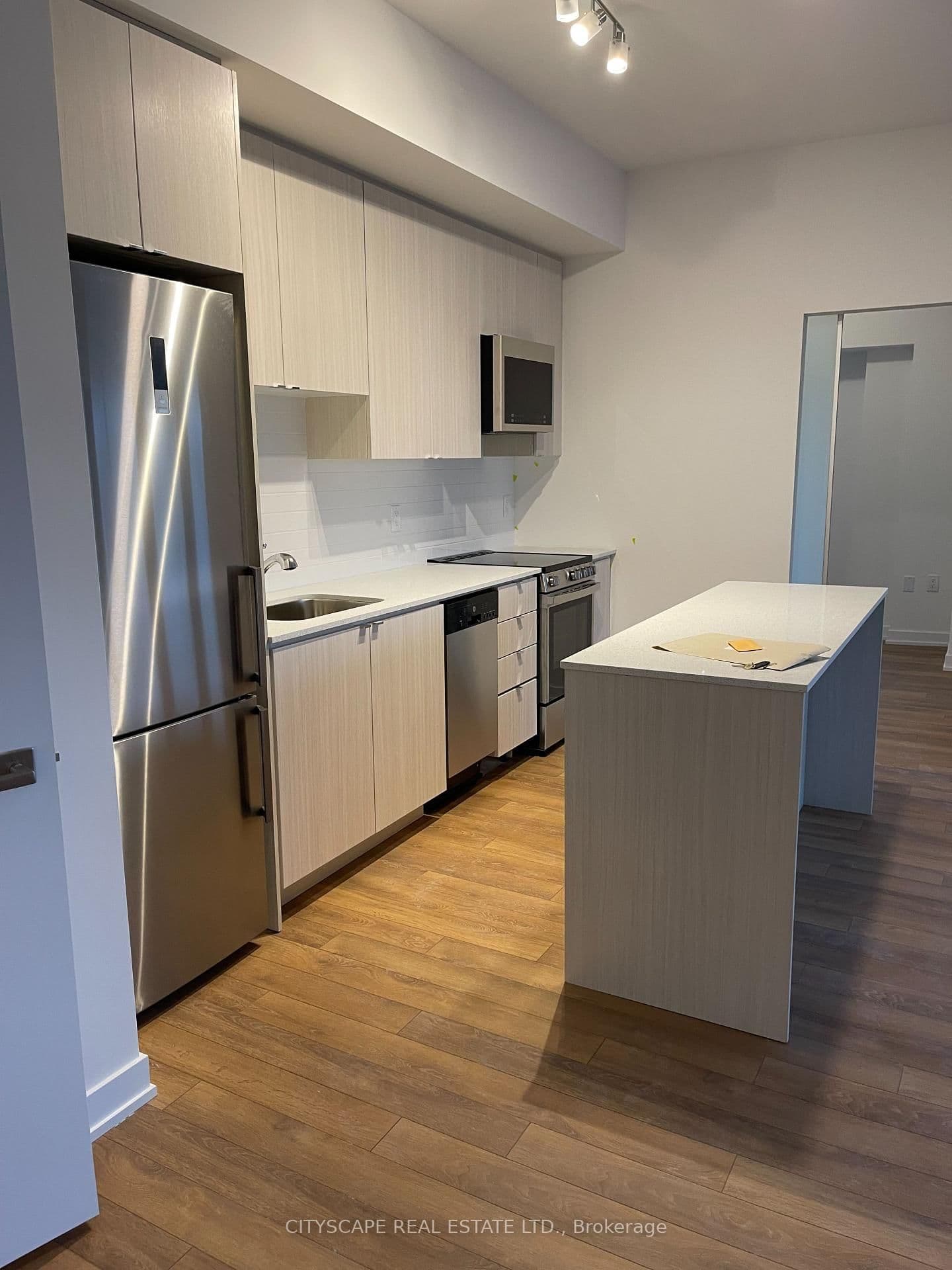 2433 S Dufferin Street S, Unit 507 thumbnail 4