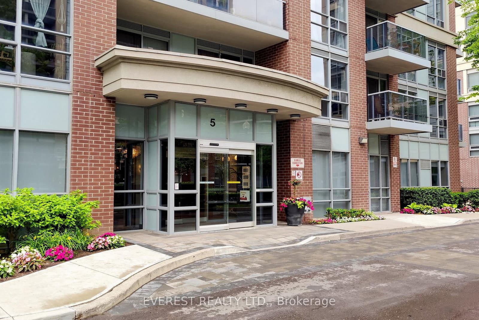 5 Michael Power Place, Unit #2101 thumbnail 2
