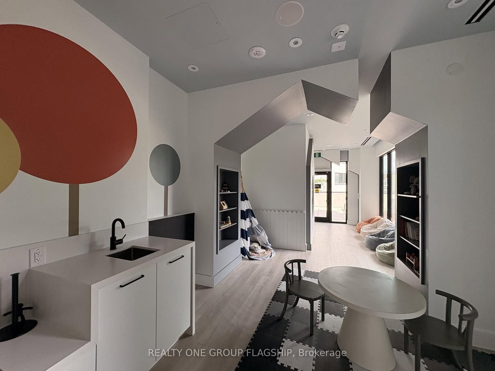 285 Dufferin Street, Unit 423 thumbnail 18
