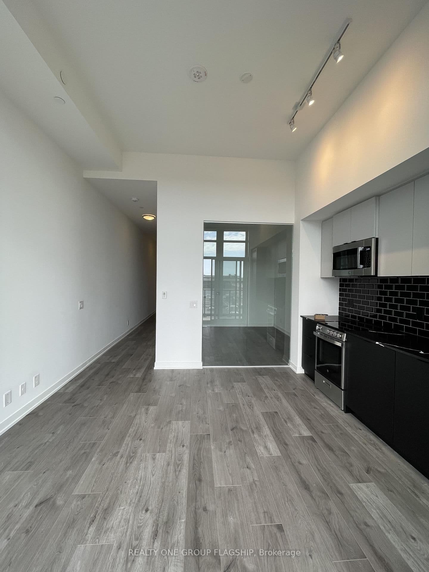 285 Dufferin Street, Unit 423 thumbnail 2